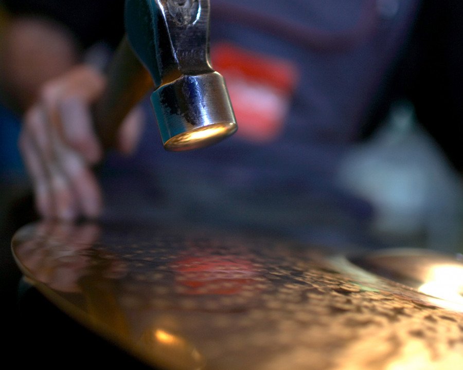 paiste cymbals production handhammering 1.736aef46abbfc0e9c385decf4dffe59f